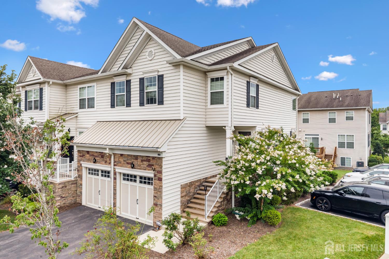 33 Cortland Place — photo