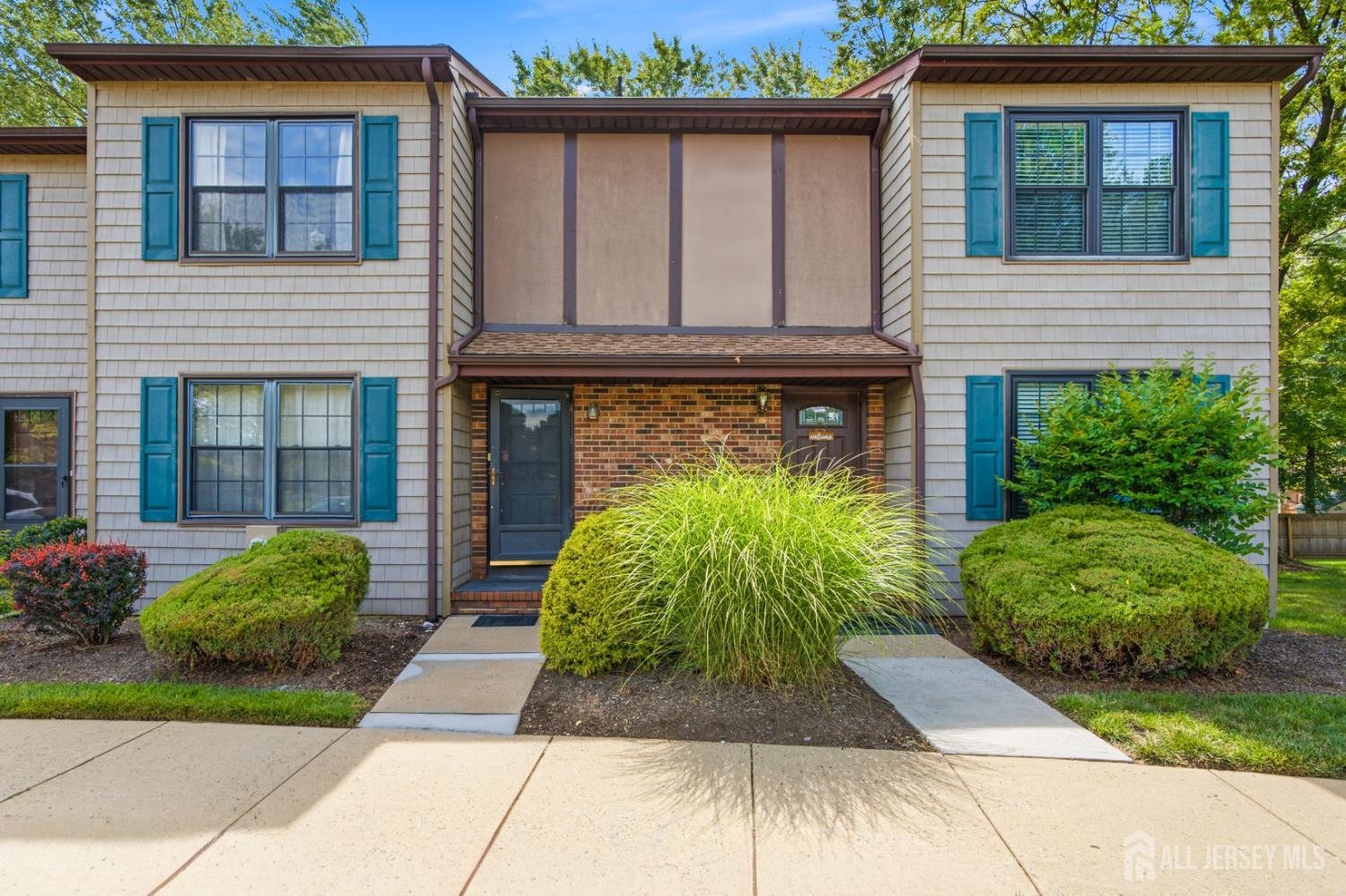 51 Pheasant Run — photo