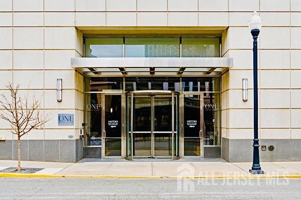 1 Spring Street 2204 — photo