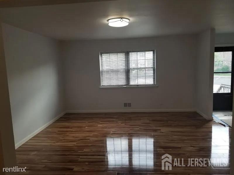 804 Maple Hill Drive — photo
