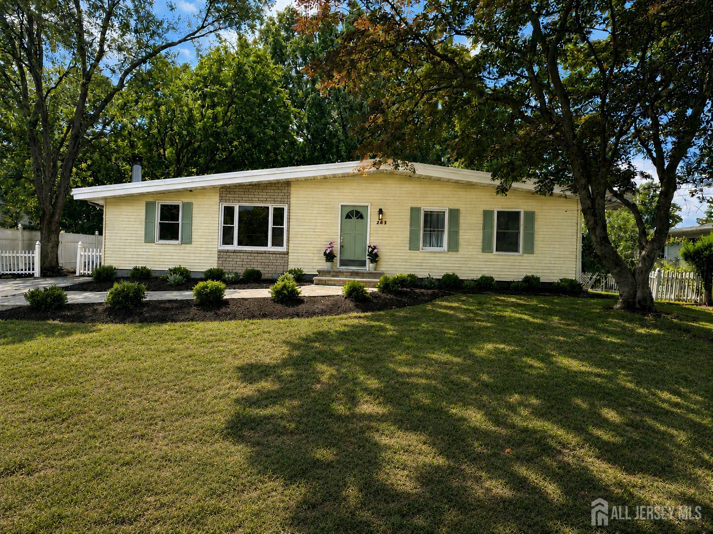 253 Parkview Terrace — photo