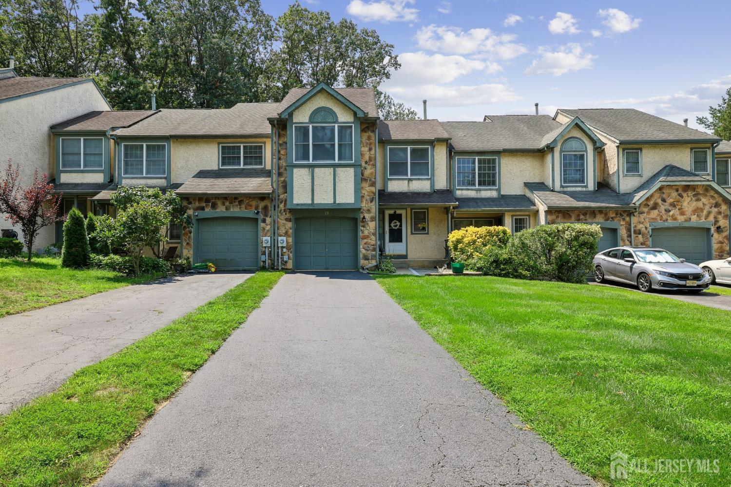 19 Dorchester Drive — photo