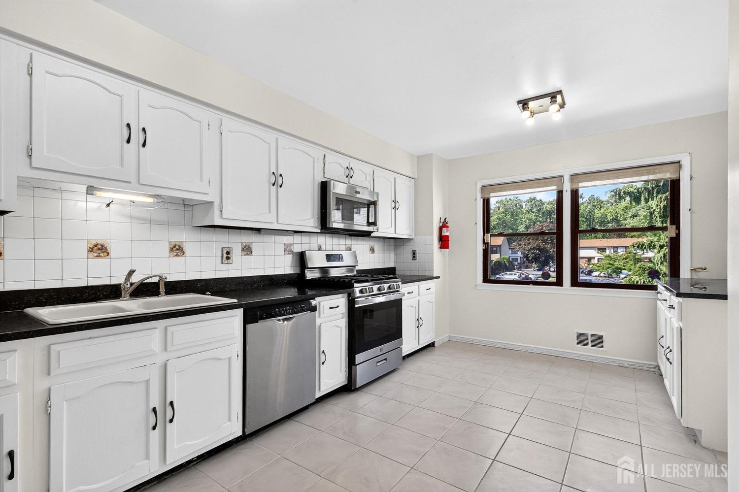 71 Highview Drive — photo