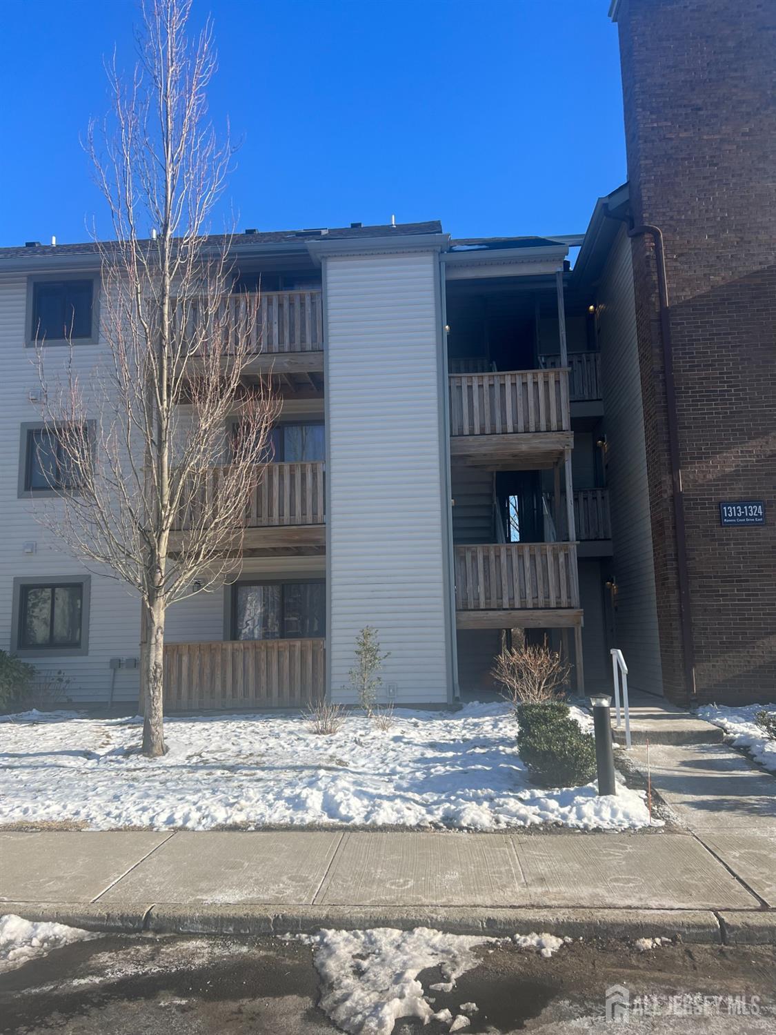 1315 Ravens Crest Drive — photo