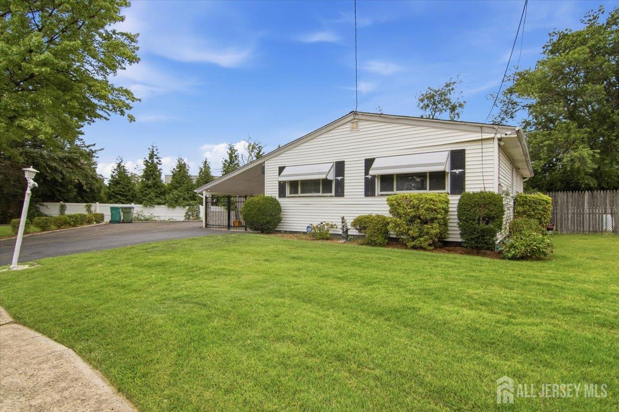 15 Bonham Drive — photo