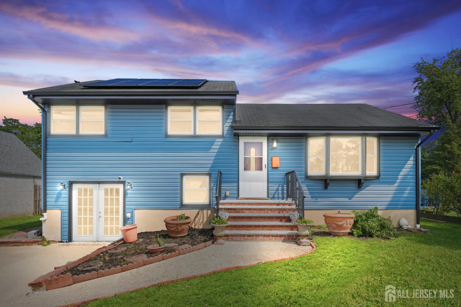 23 Vine Street — photo