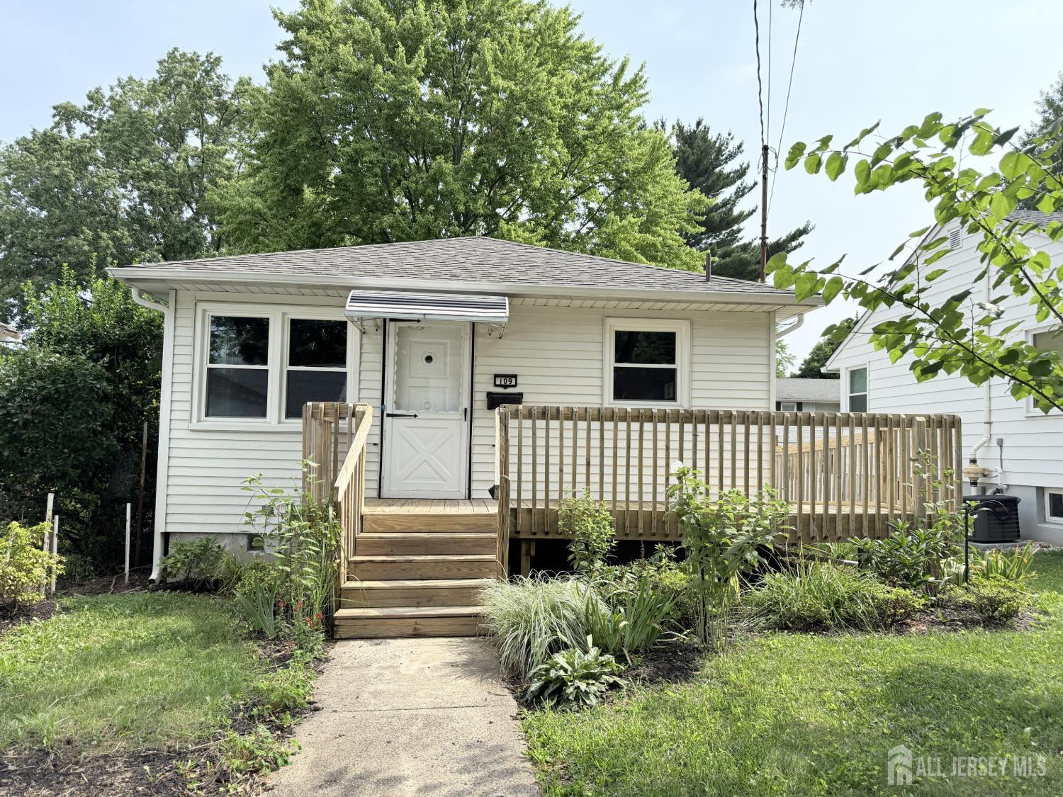109 Barnard Street — photo