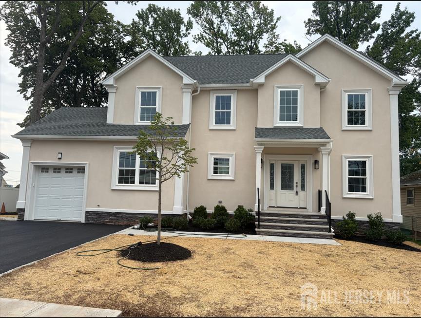 208 E James Place E — photo