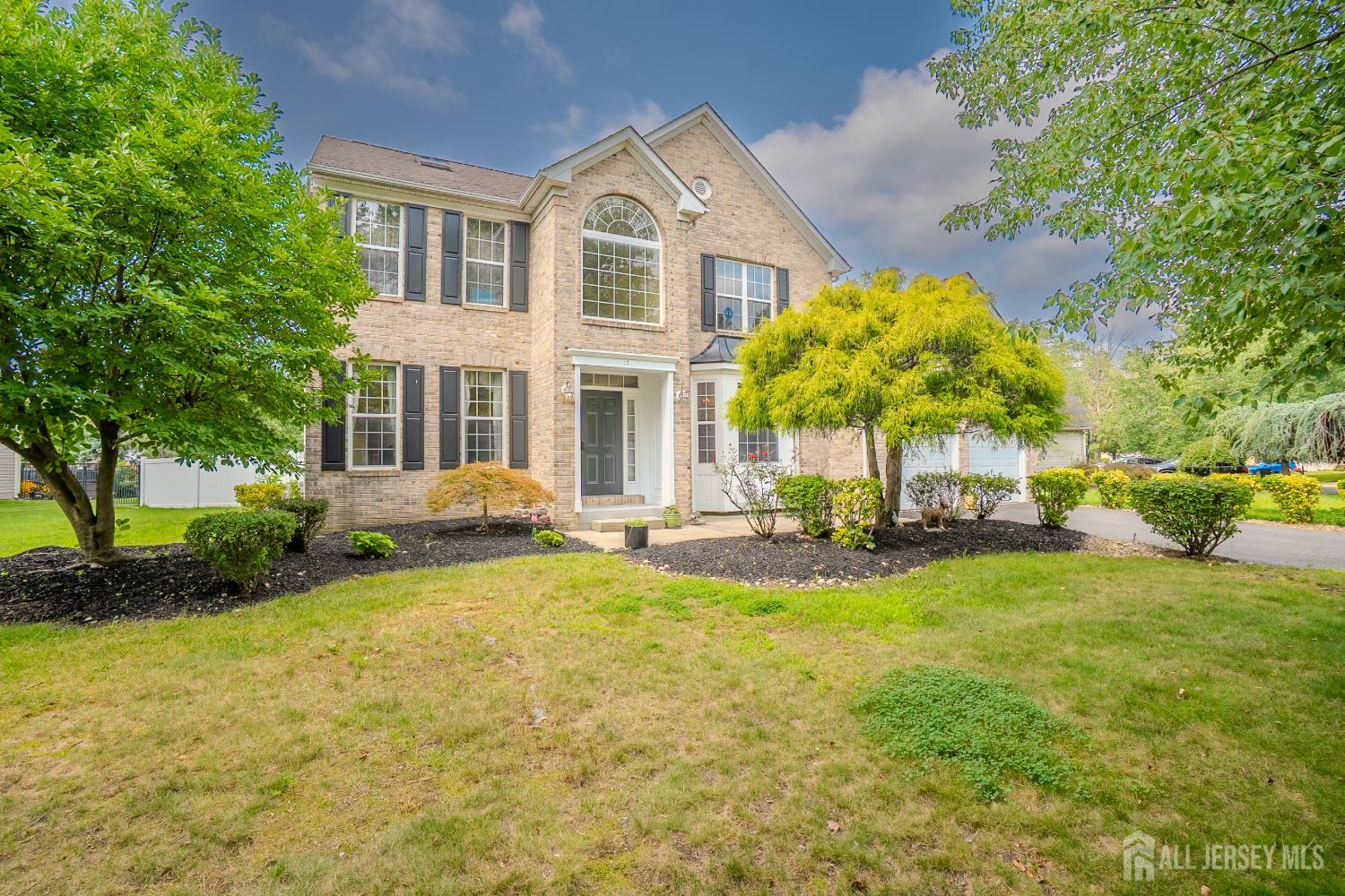 15 Inverness Lane — photo