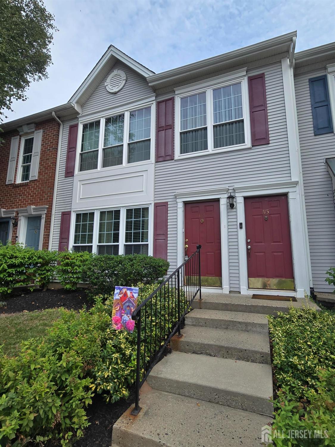 113 Gregory Lane — photo