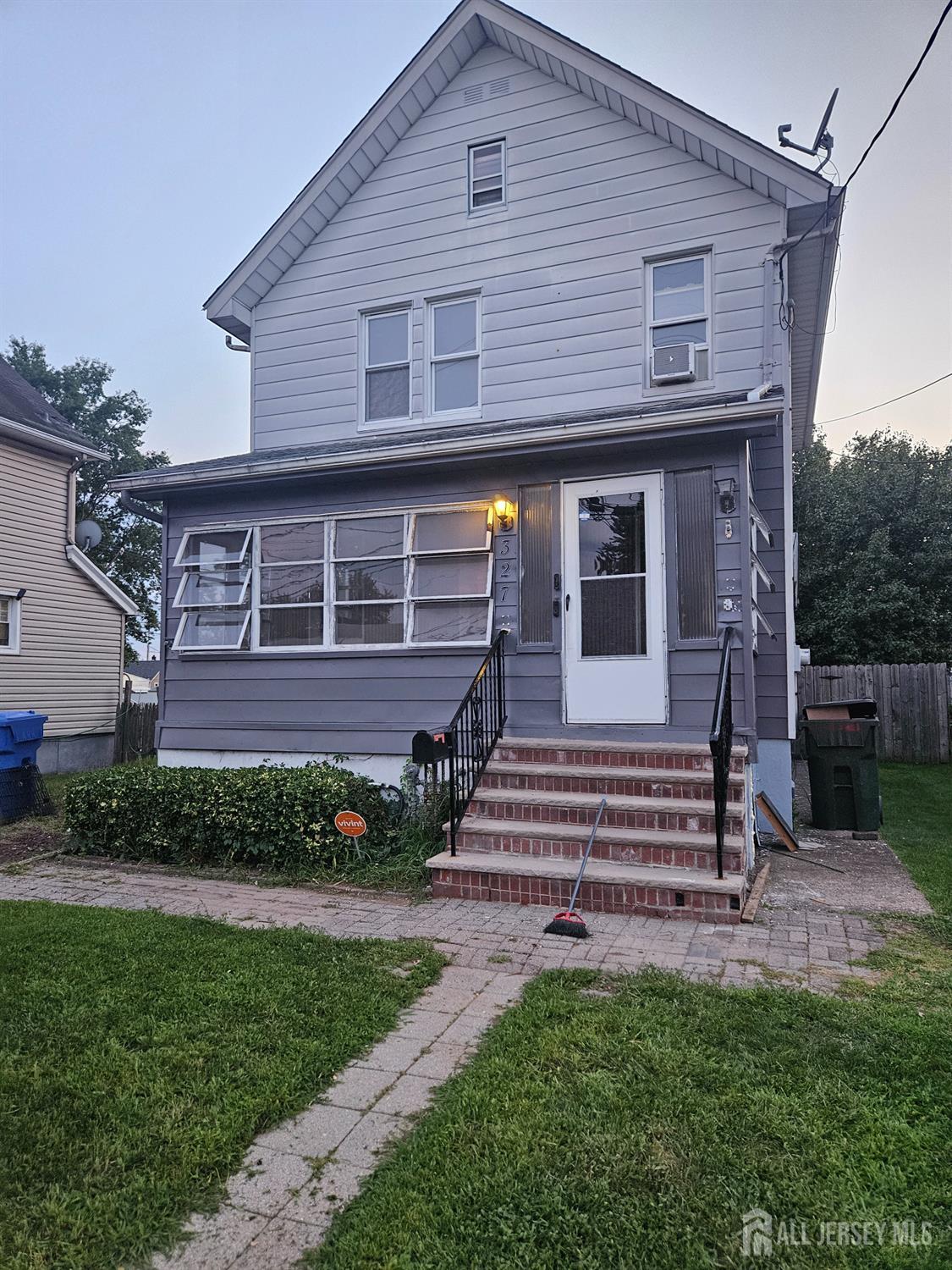 327 Berry Street — photo