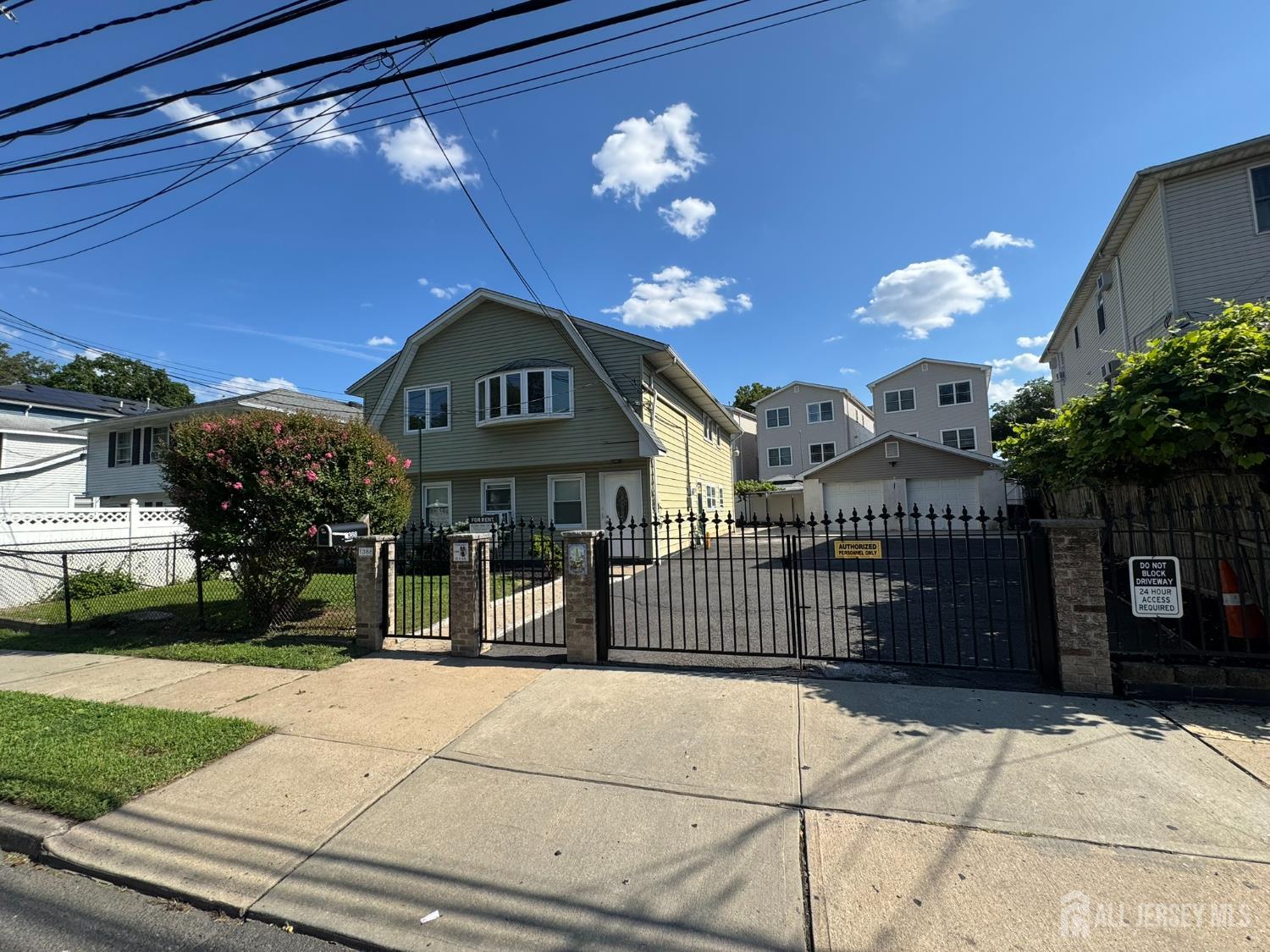 1386-1388 Lower Road 2 — photo