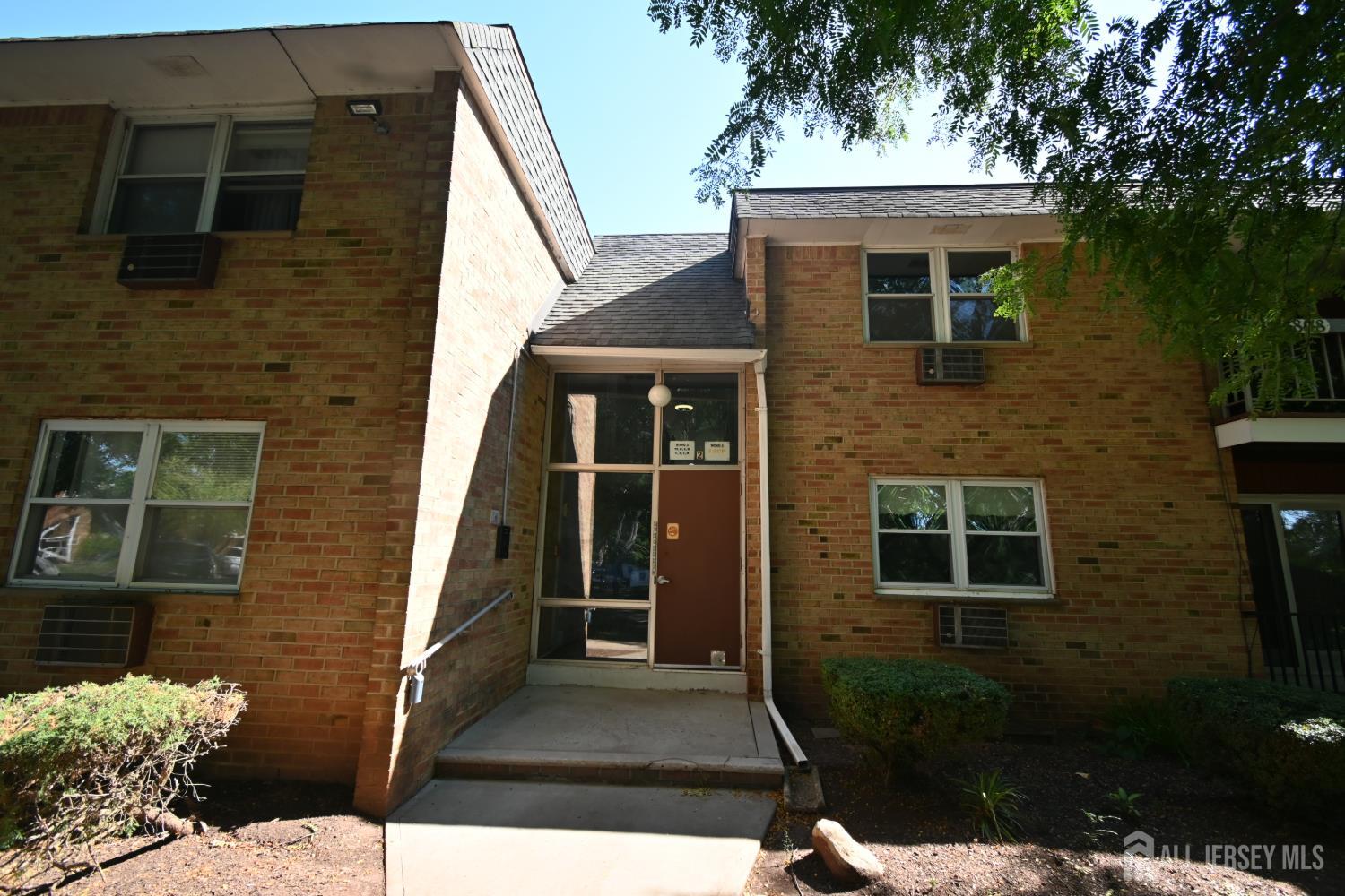 808 Eves Drive — photo