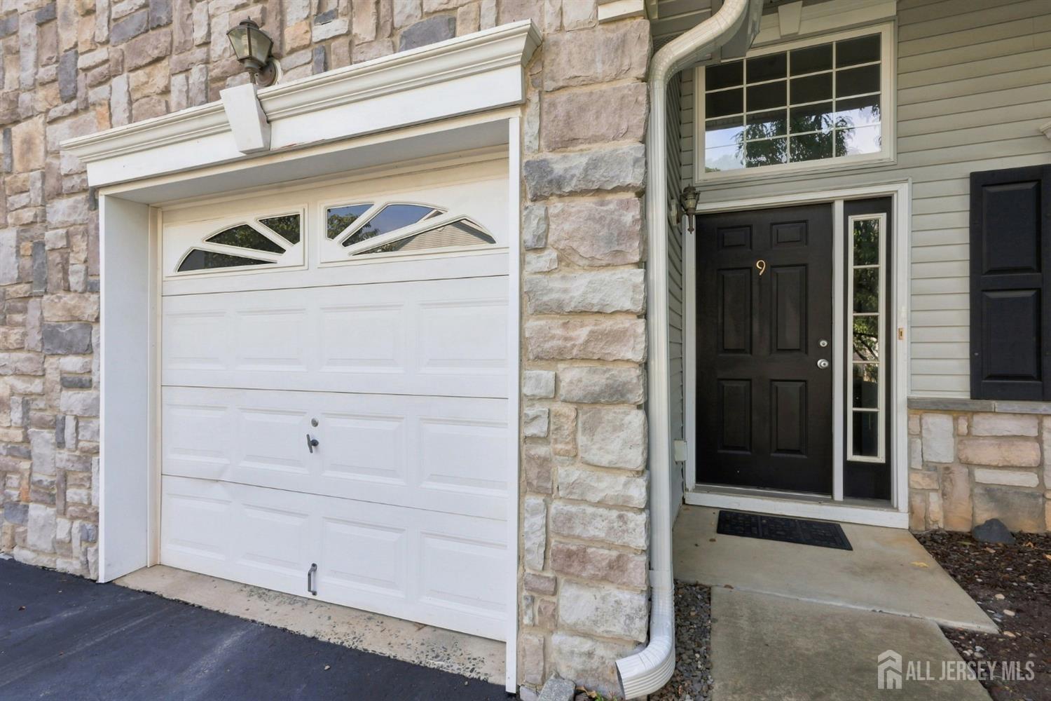 9 Bridgepointe Drive — photo
