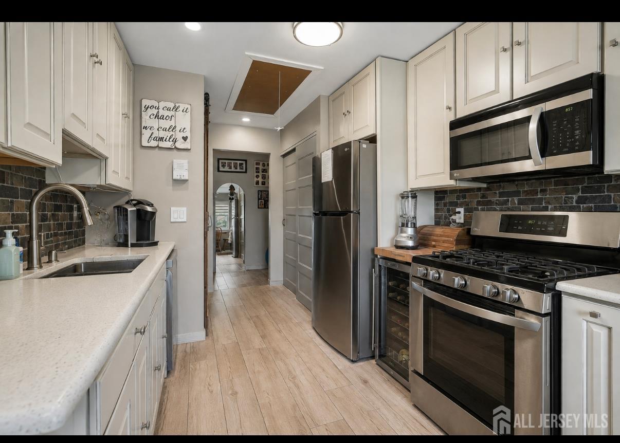 307 Sharon Court — photo