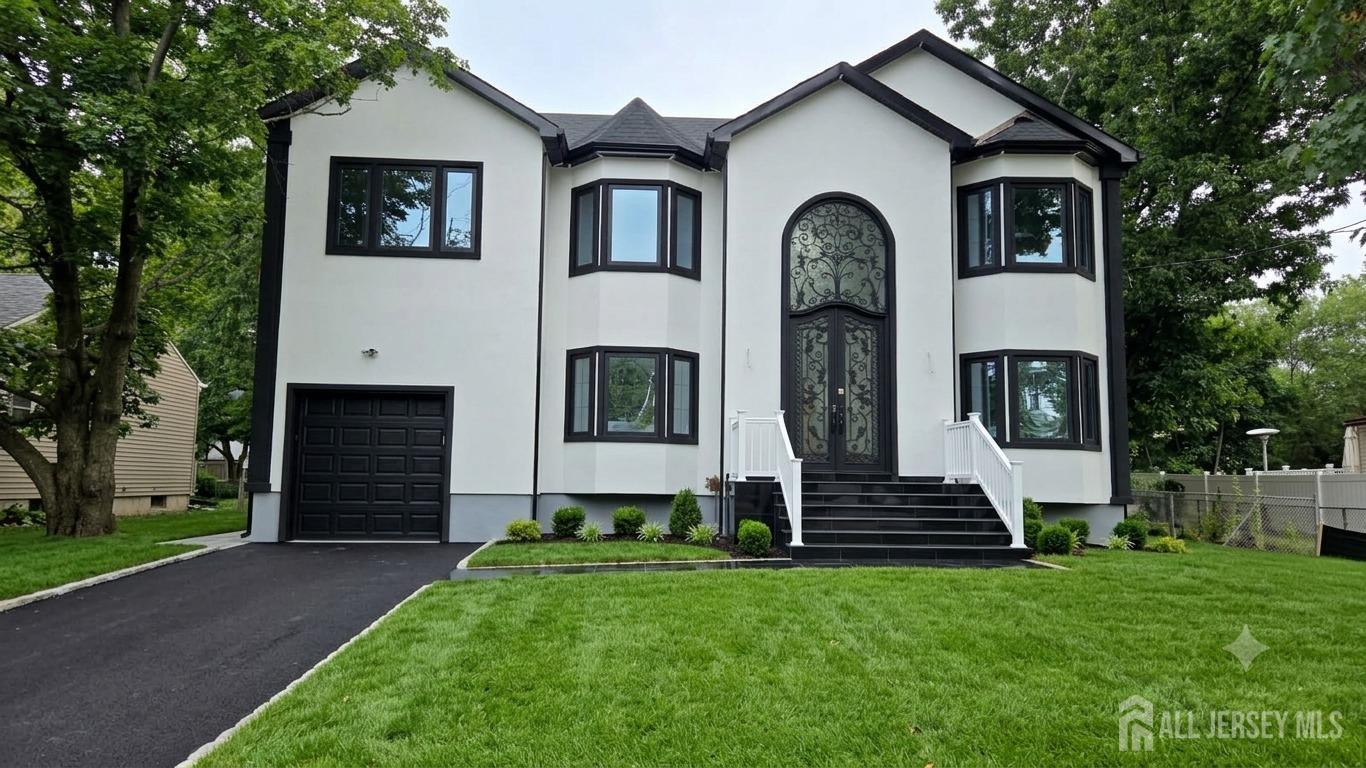 10 Poe Avenue — photo