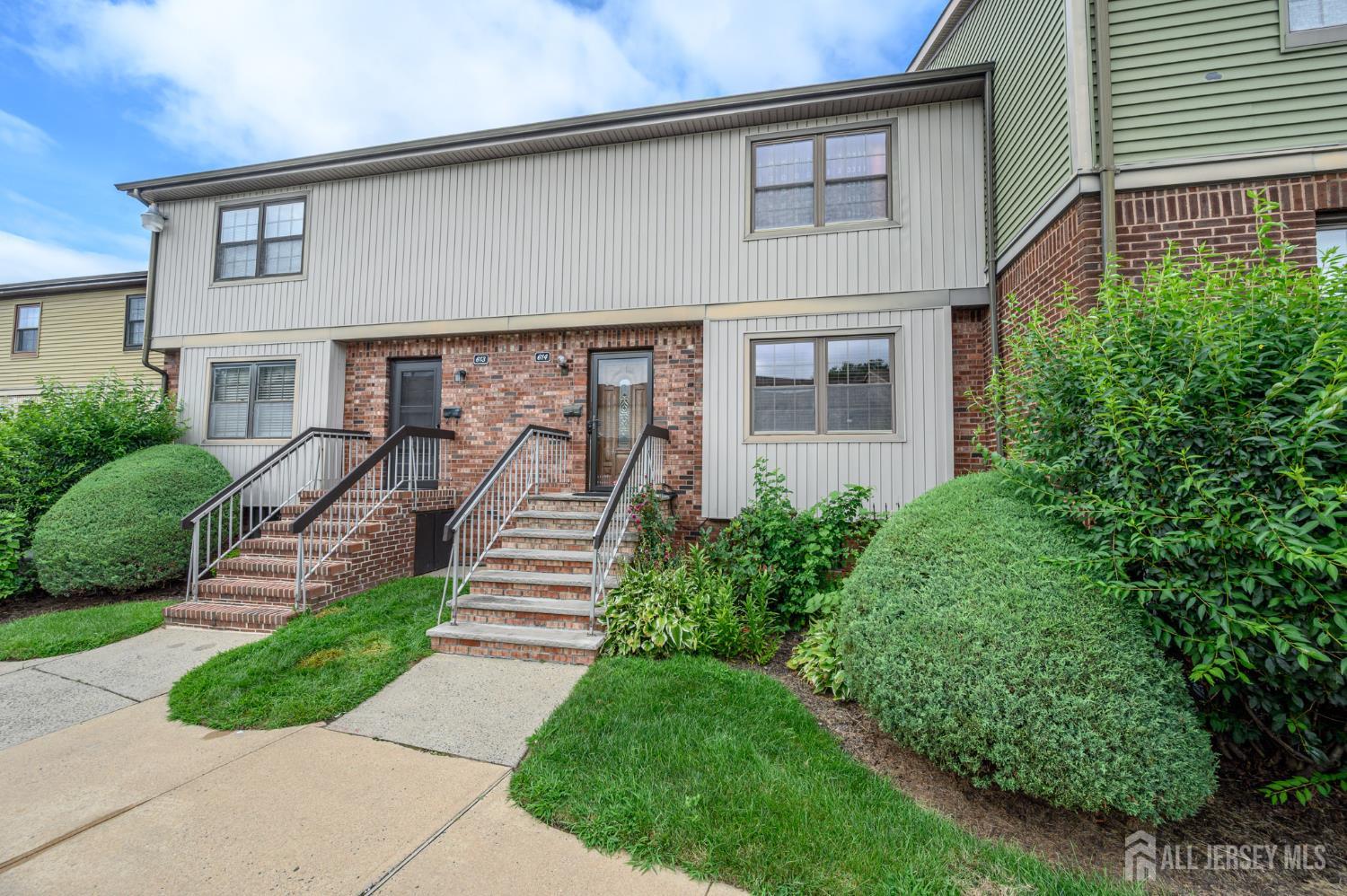 614 Maple Hill Drive — photo