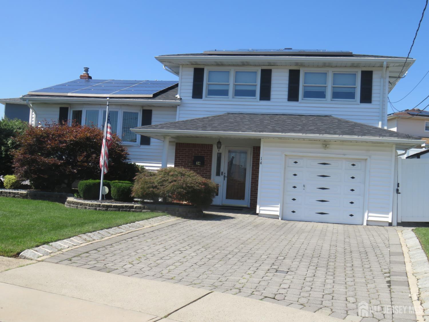 14 Sterling Court — photo