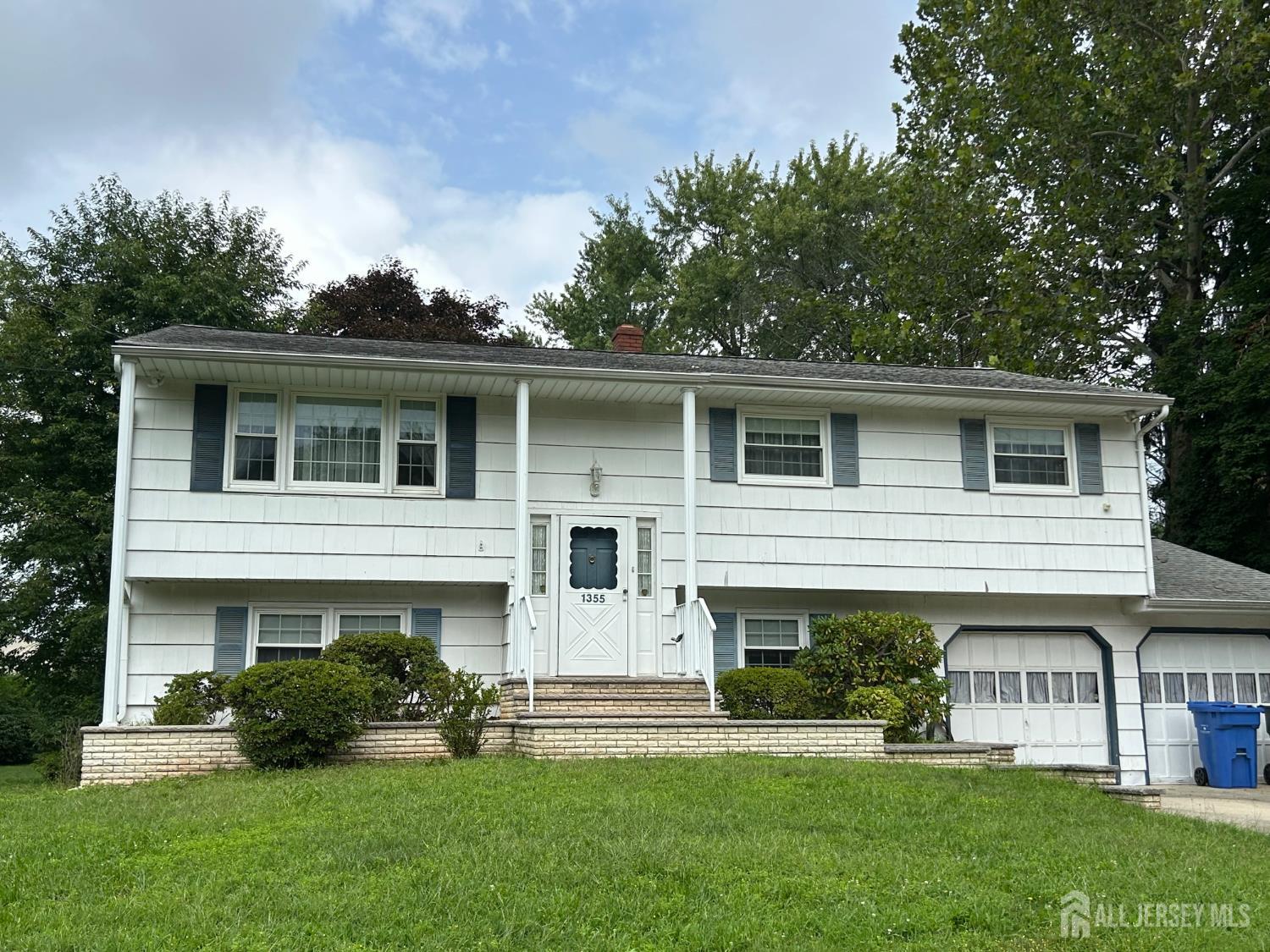 1355 Joseph Street — photo