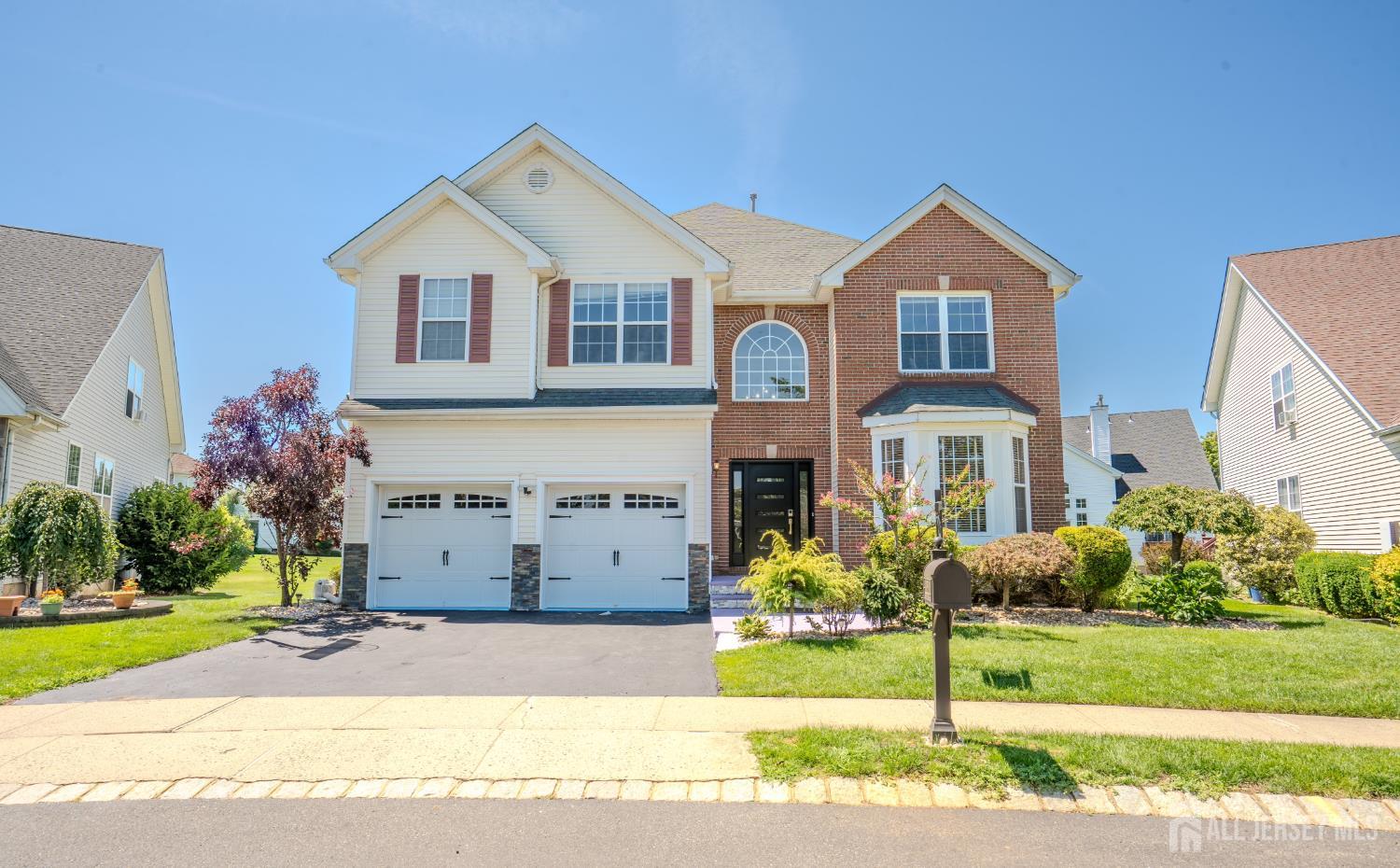 8 Jumping Brook Court — photo