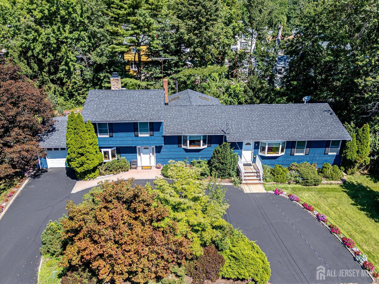 48 Frost Avenue — photo