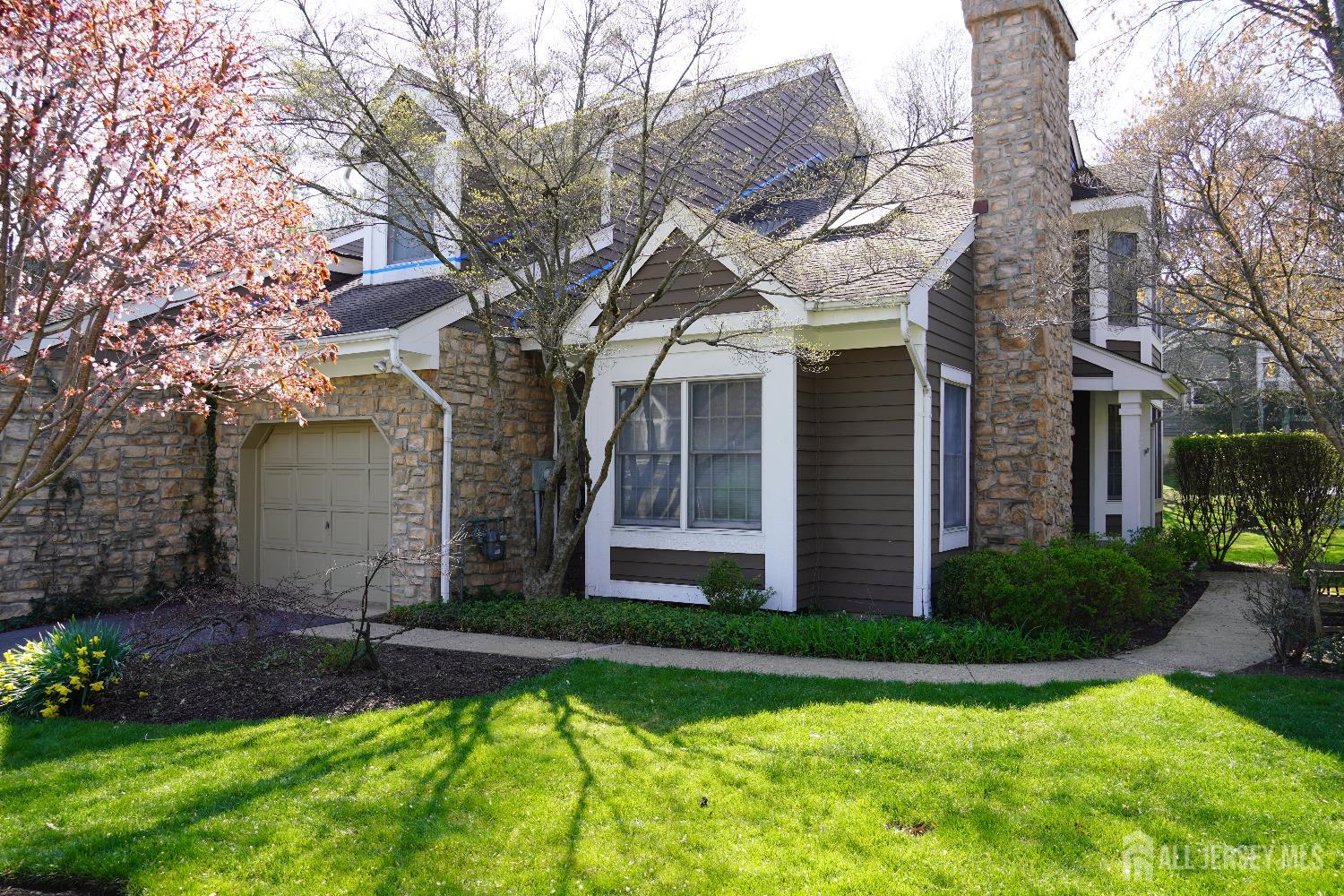 57 W Countryside Drive — photo