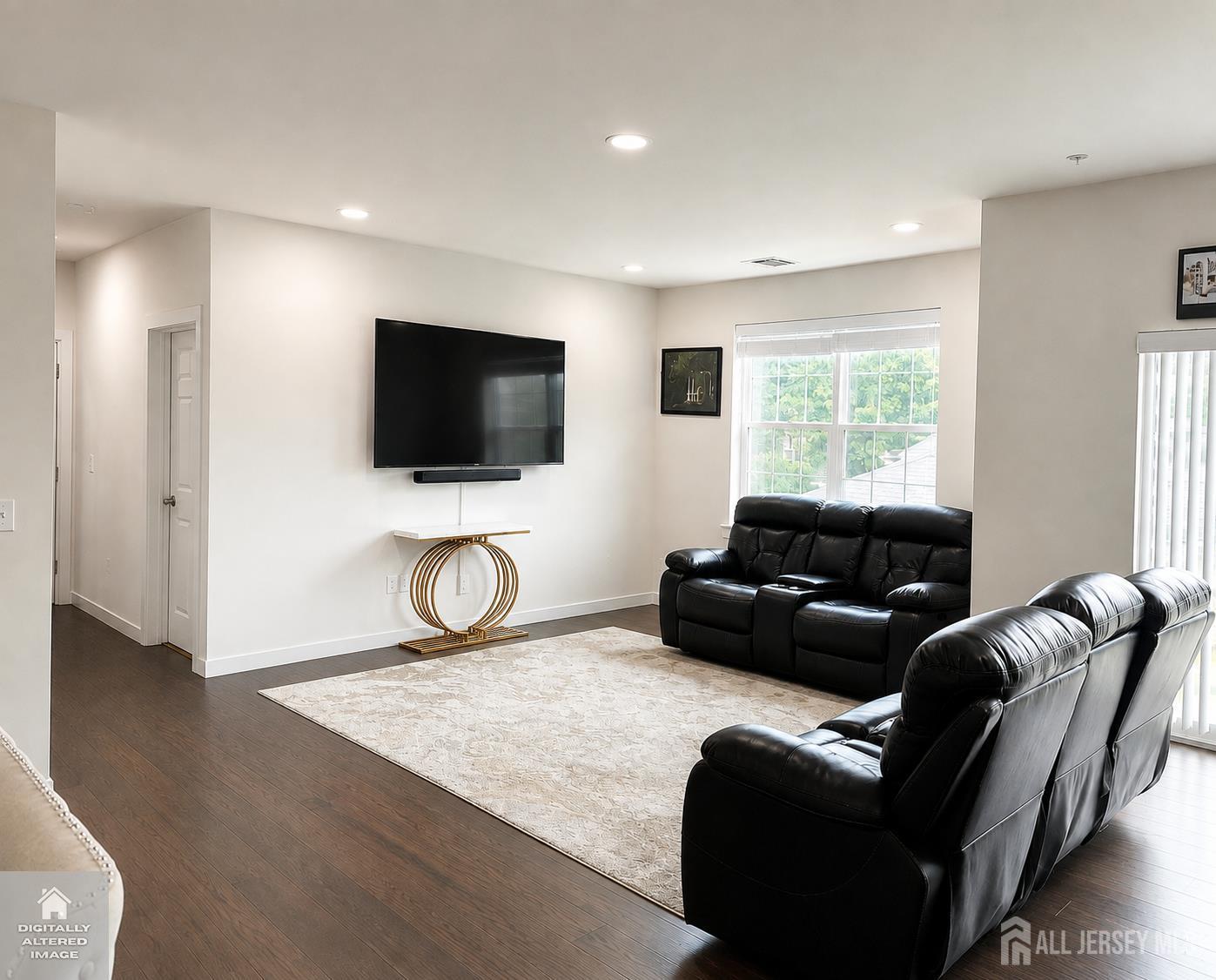 732 Lorhan Drive — photo