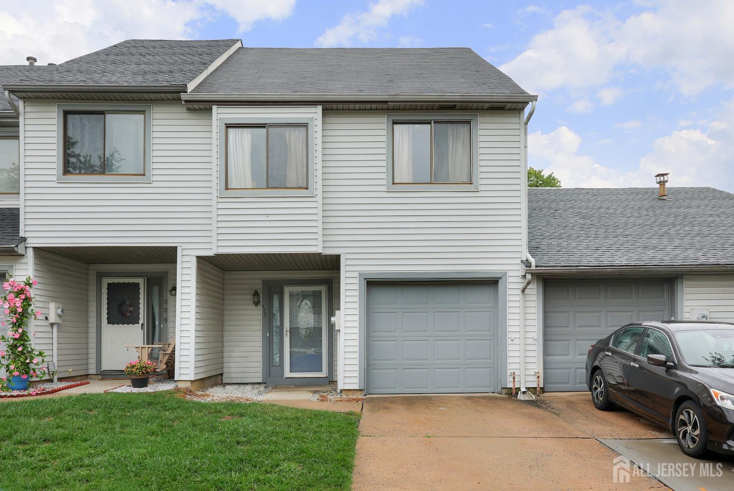 117 Lexington Circle — photo