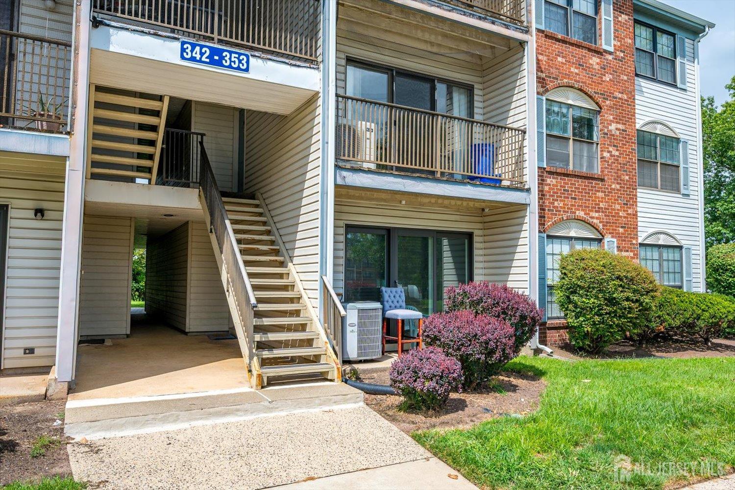 349 Lancaster Court — photo