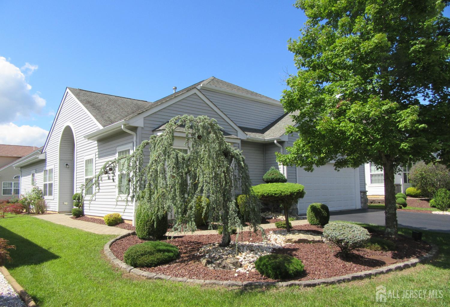 308 Valencia Drive — photo