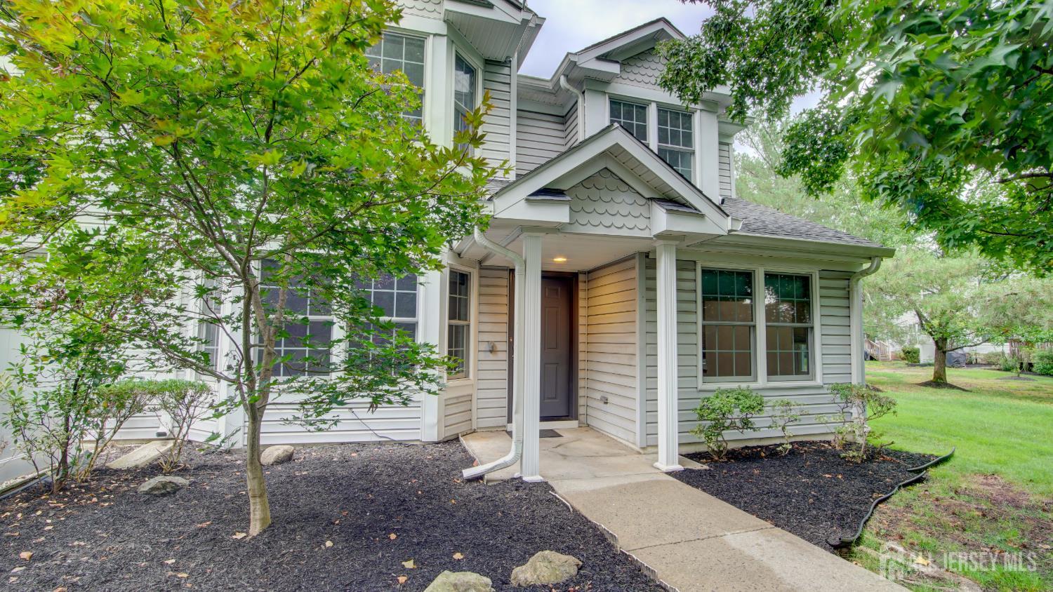 8 Forden Court — photo
