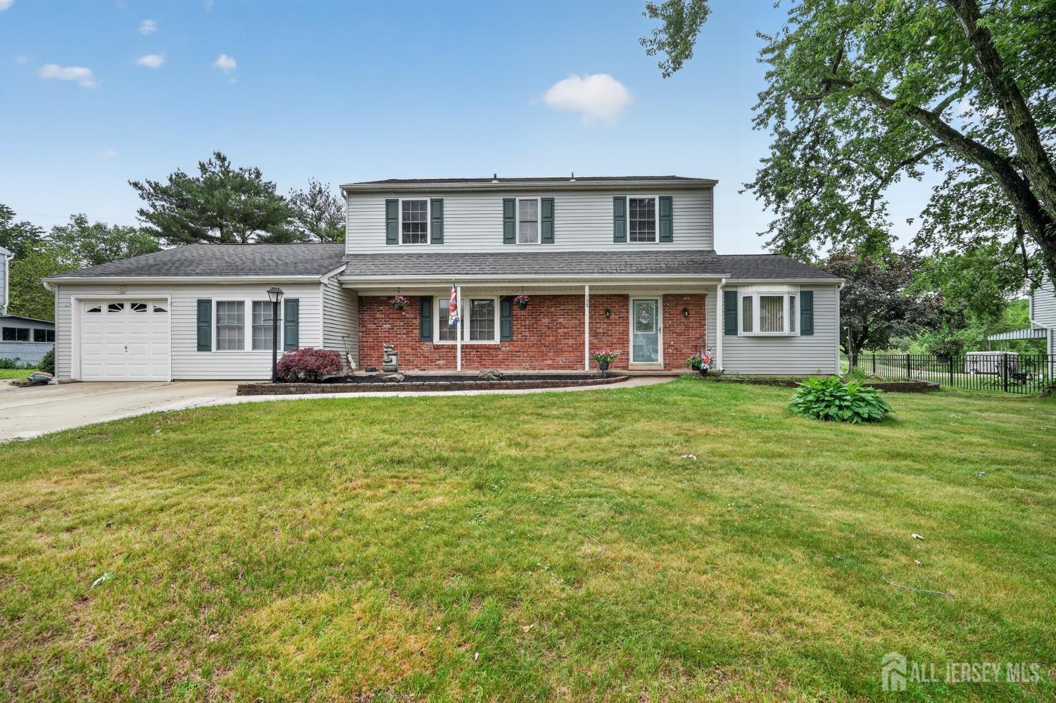 100 Coachman Drive — photo
