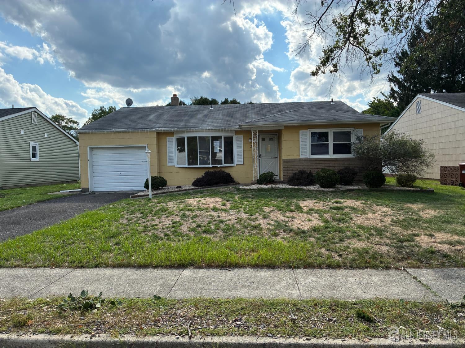 3 Miles Pond Road — photo