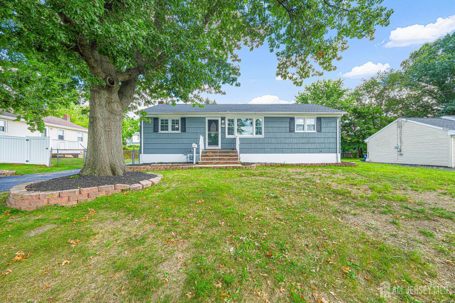 173 Howe Place — photo