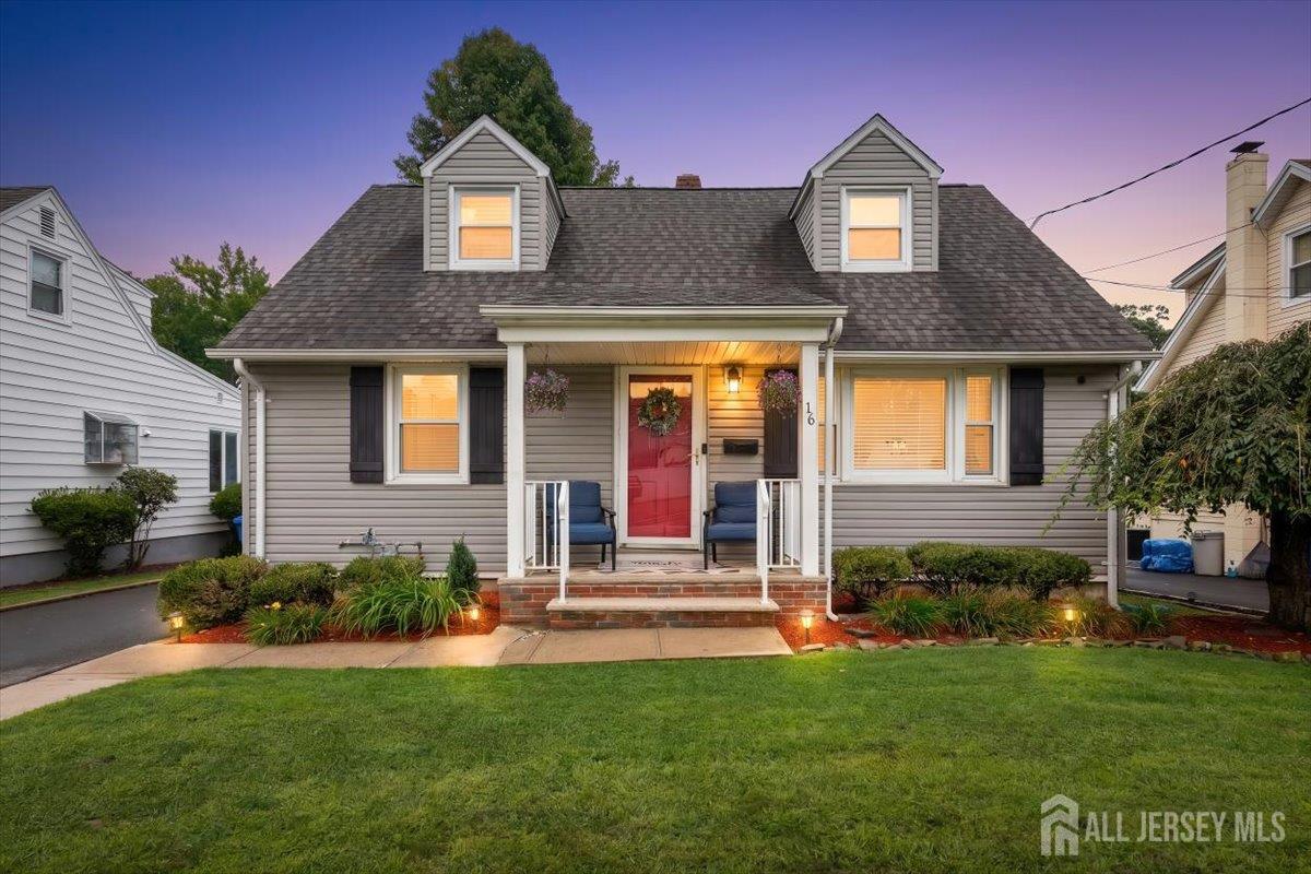 16 Hawthorne Avenue — photo