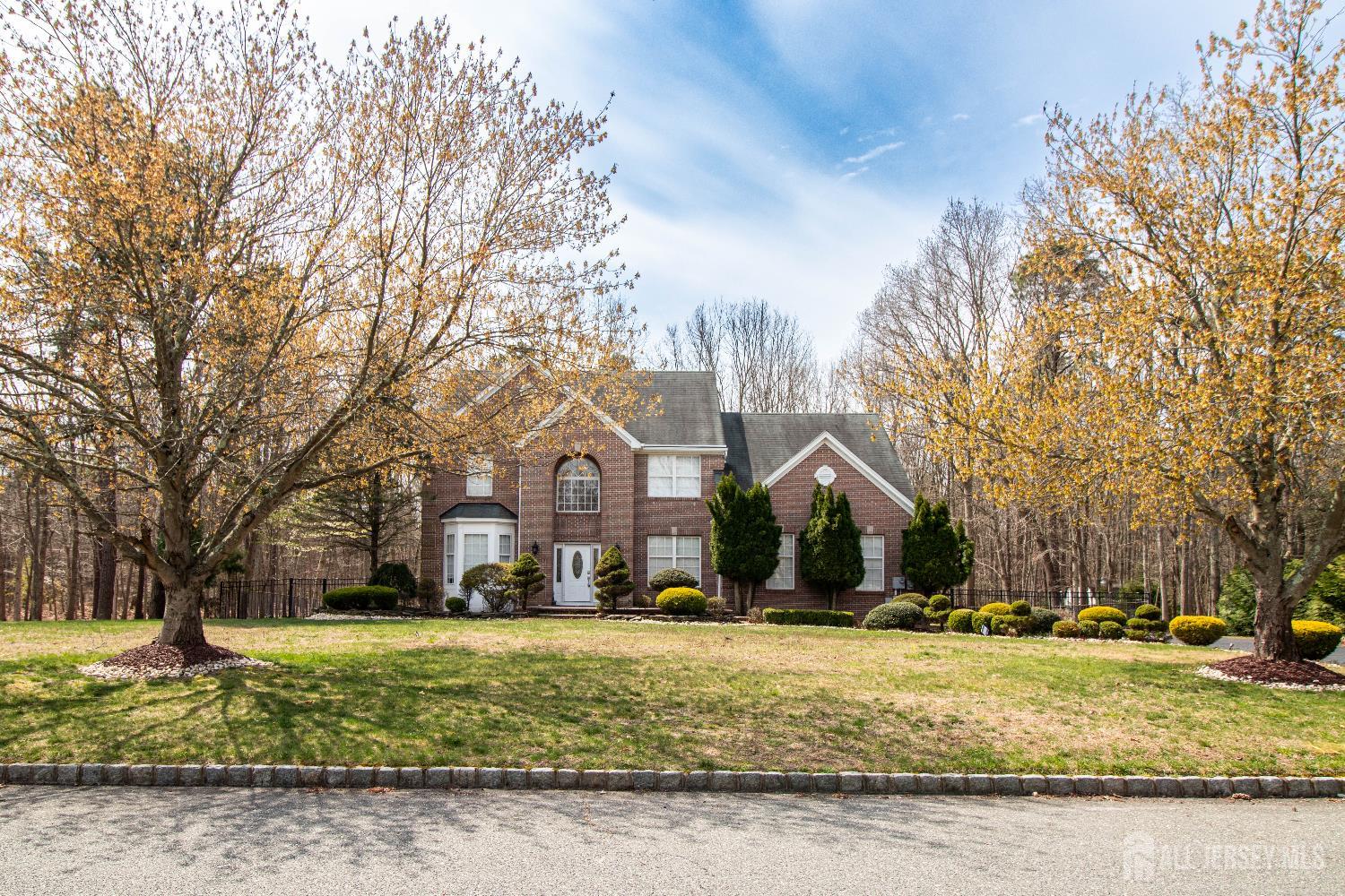 845 Woodbury Drive — photo