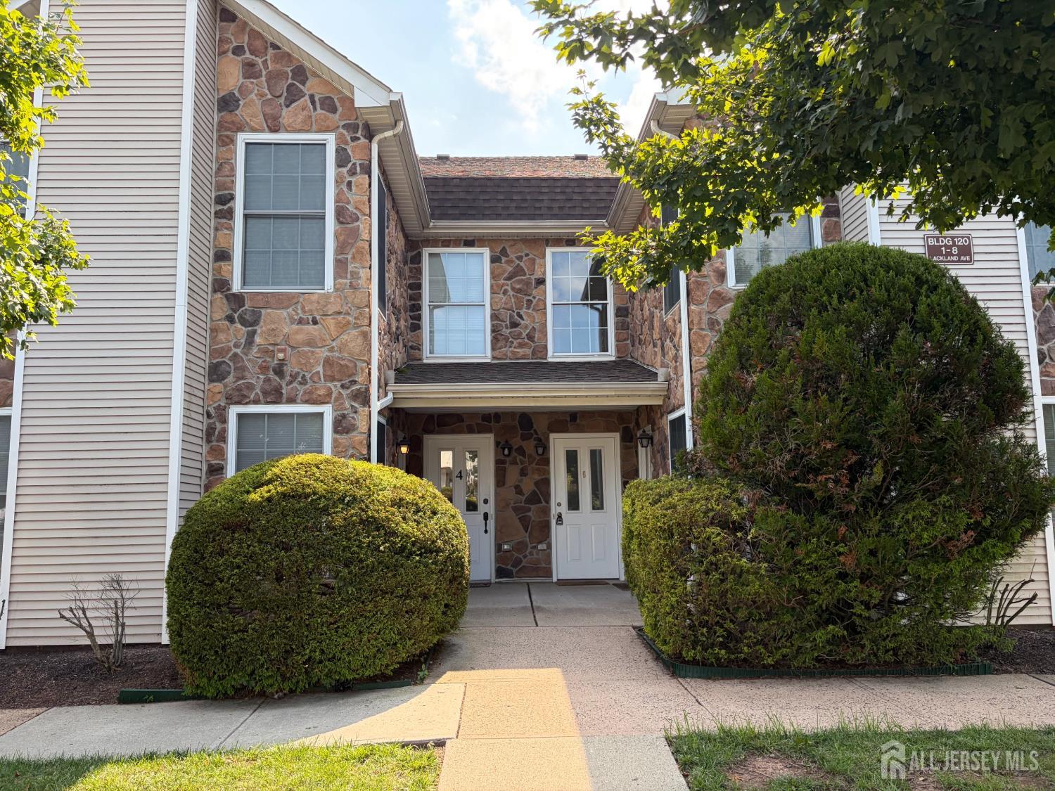 6 Lackland Avenue — photo