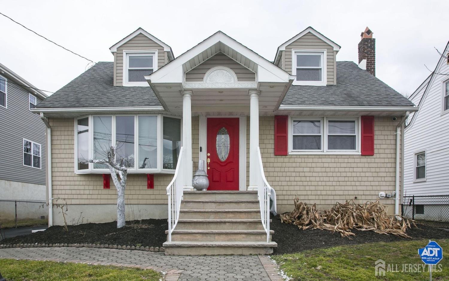 64 Waackaack Avenue — photo