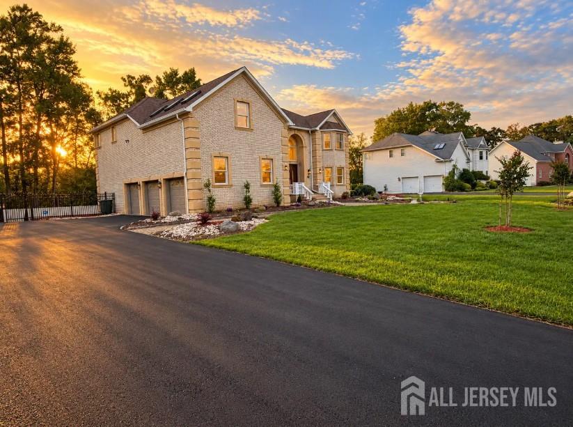 10 Yellowstone Drive — photo
