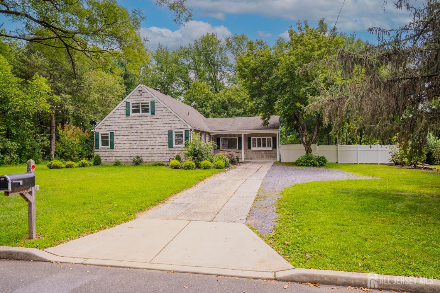 11 Holland Lane — photo