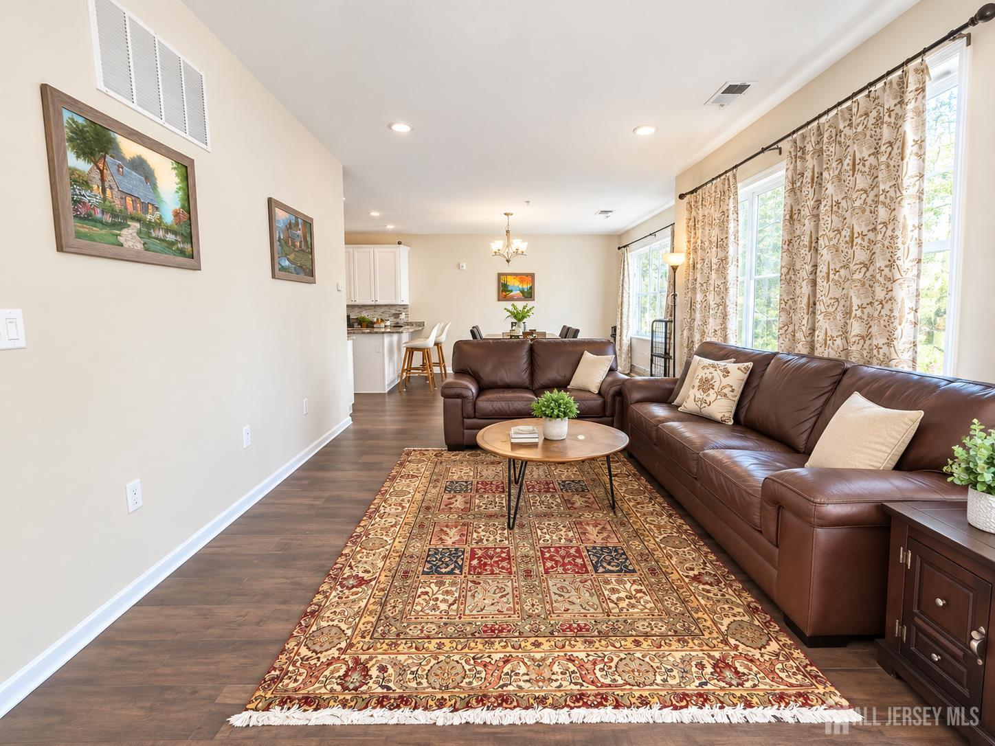 306 Dickson Court — photo