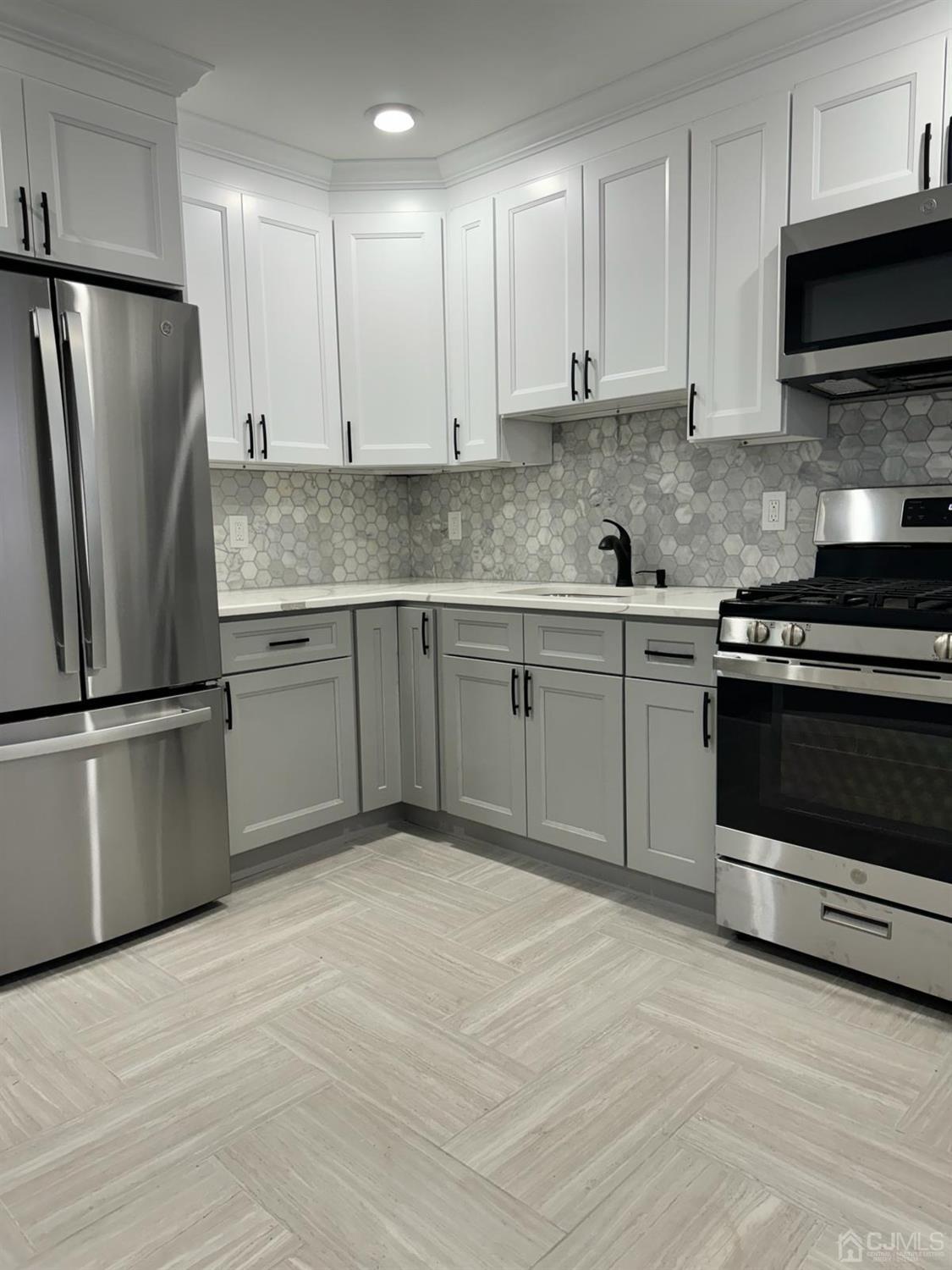 43 Frederick Terrace #2 — photo