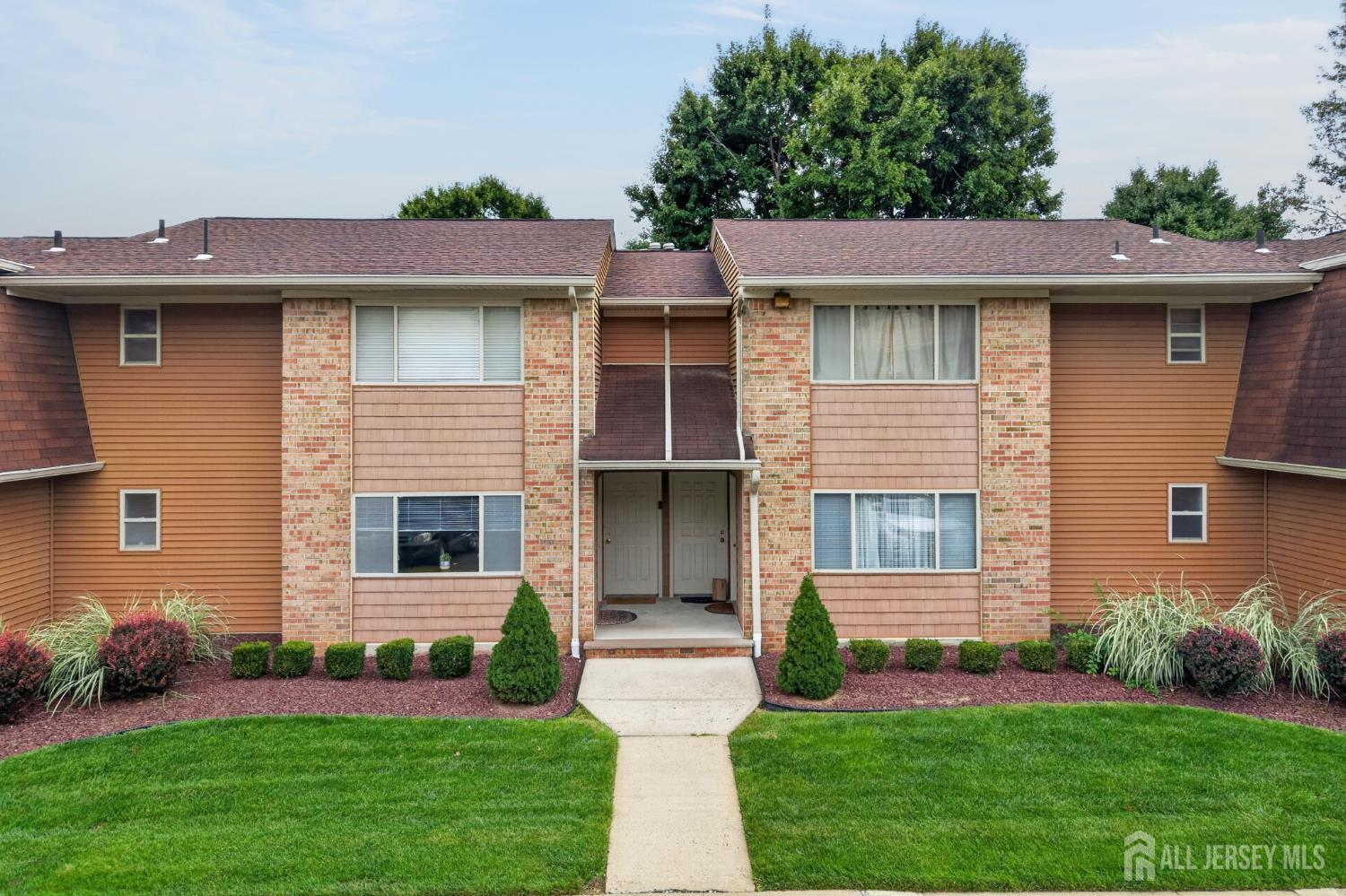 207 Mandon Court — photo