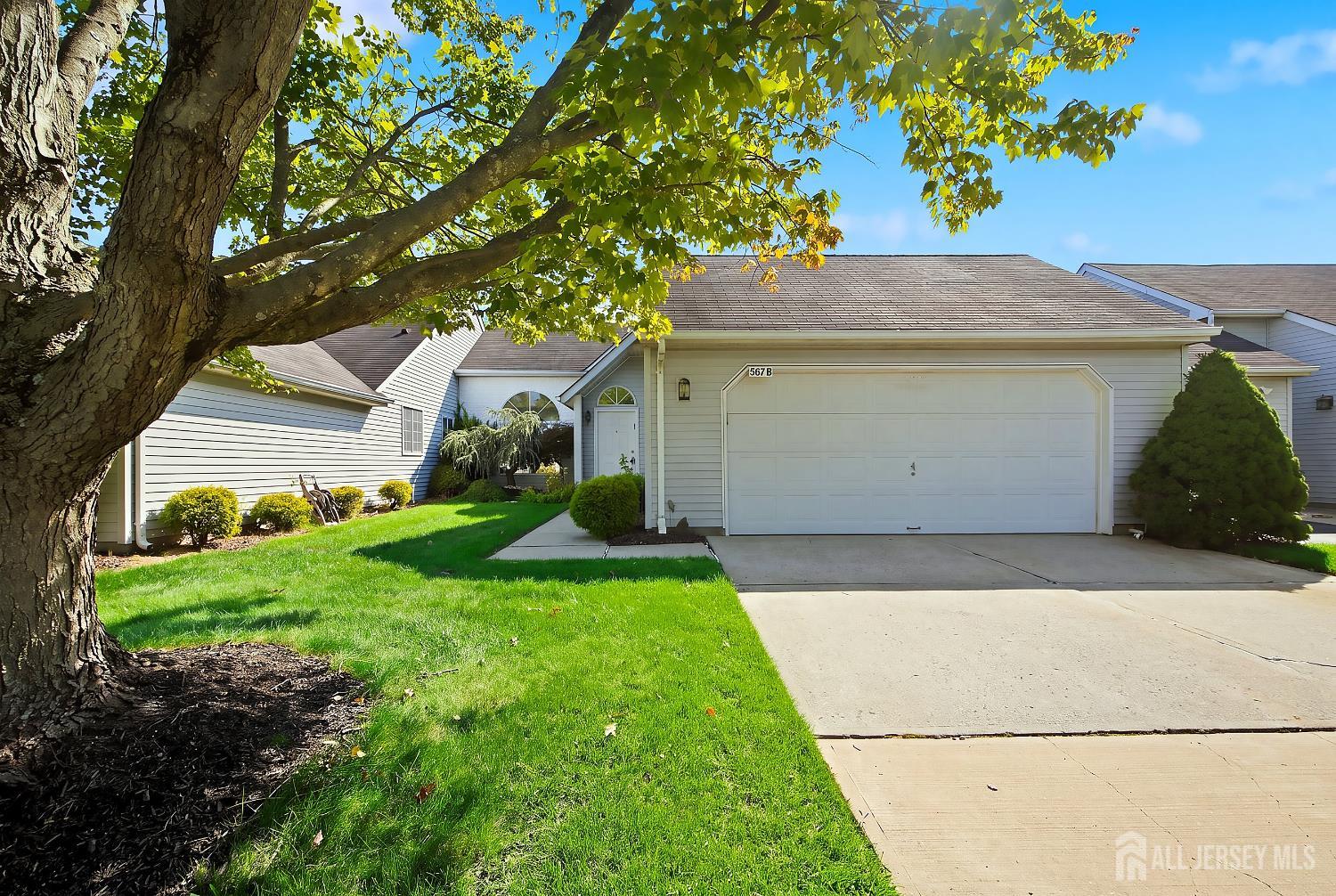 567-B Nutley Drive — photo