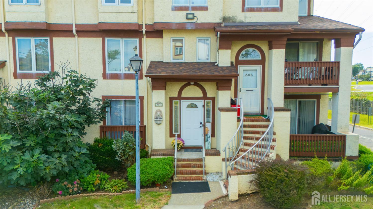 305 Michaels Court — photo
