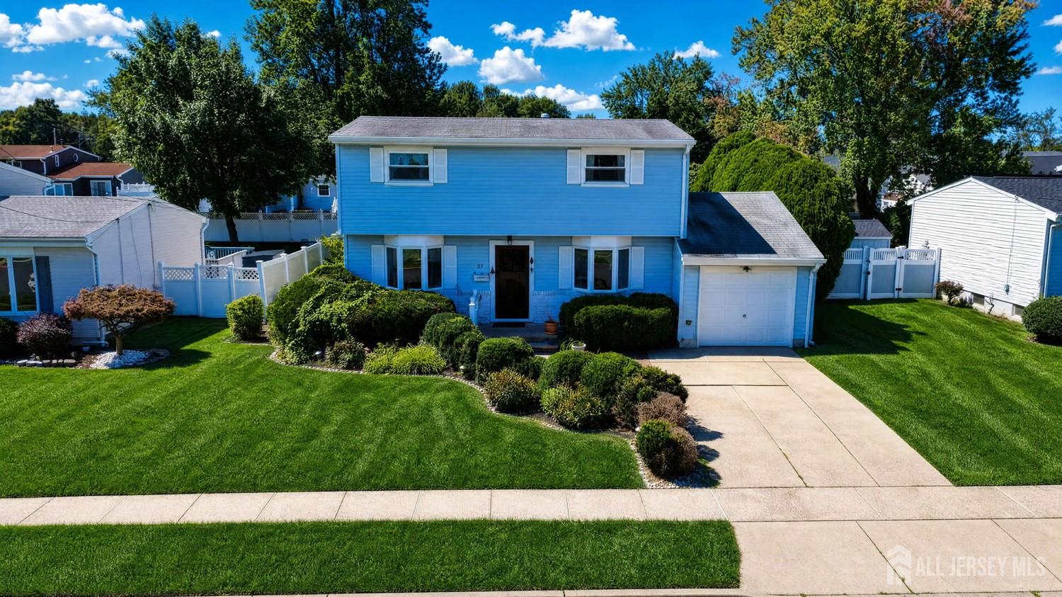 27 Grace Drive — photo