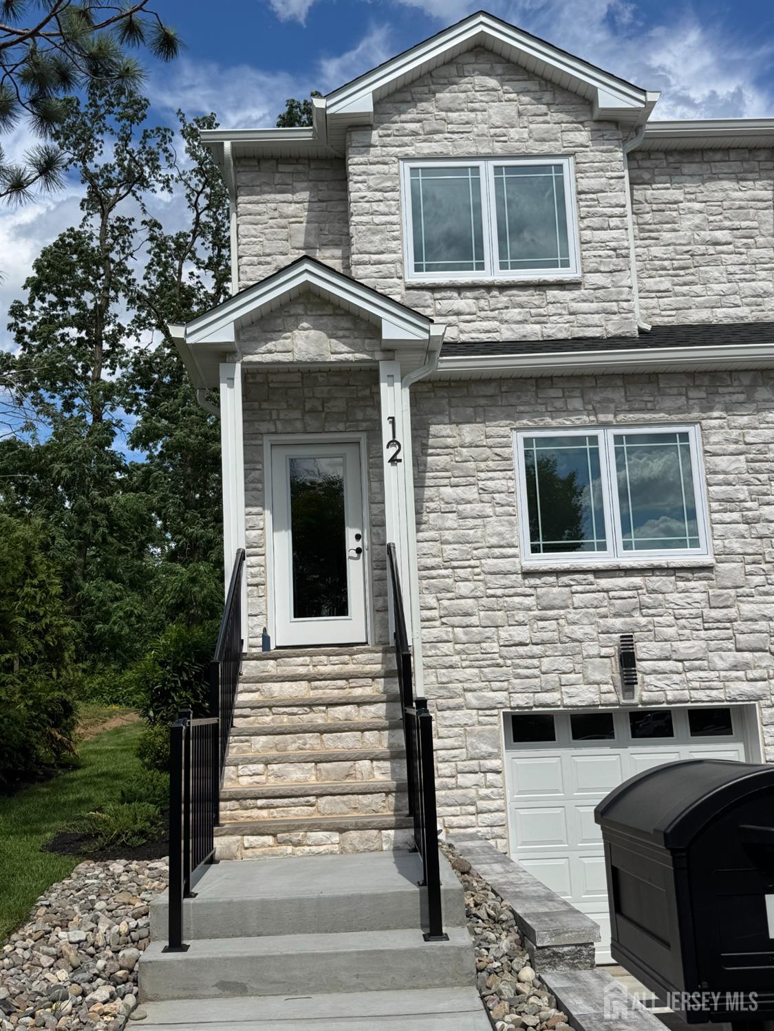 14 Moyse Place — photo