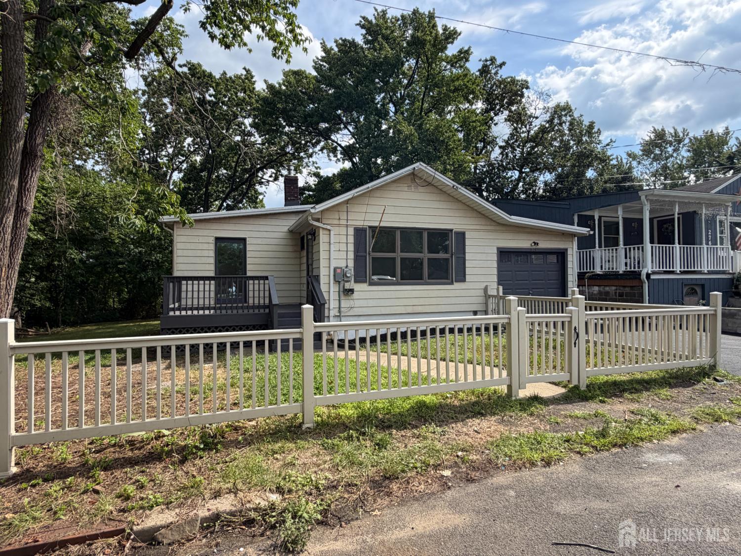 278 Outlook Boulevard — photo