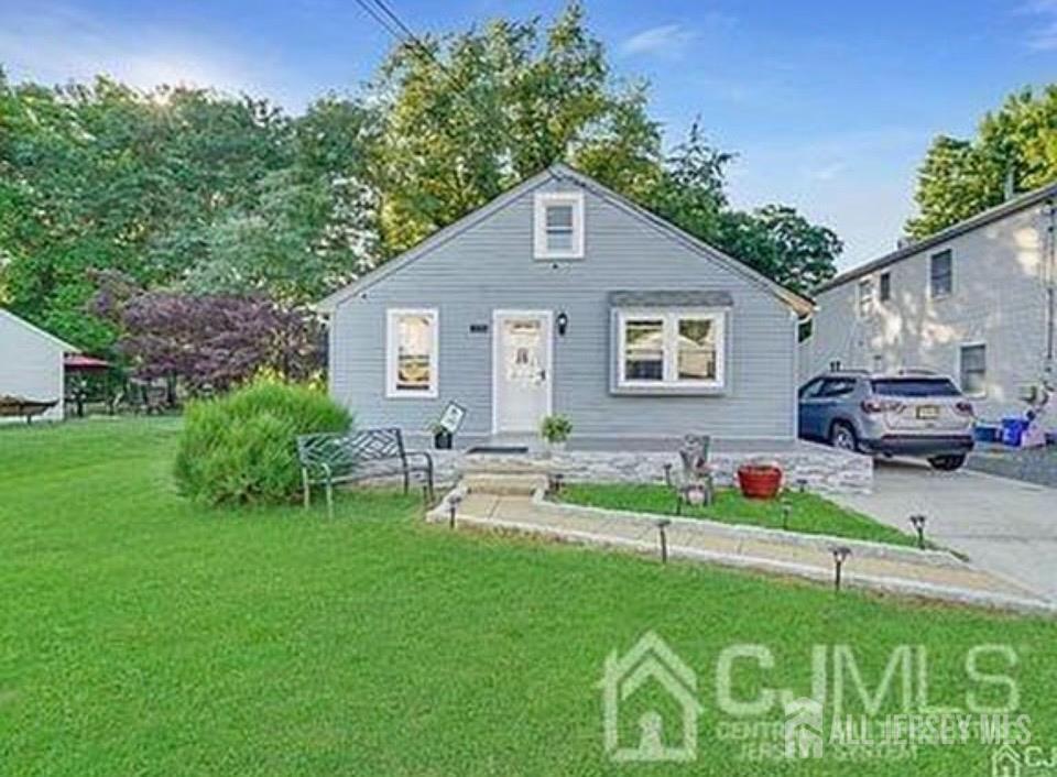 1735 Holly Road — photo