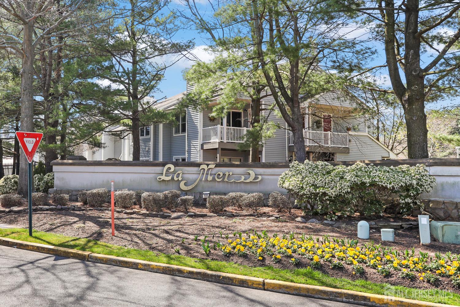 2202 Timber Ridge Court — photo